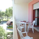 Апартаменти Renewed Two-roomed Flat With Swimming Pool Бібіоне