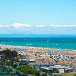 Renewed Two-roomed Flat With Swimming Pool Апартаменти
