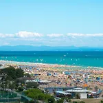 Апартаменти Renewed Two-roomed Flat With Swimming Pool
