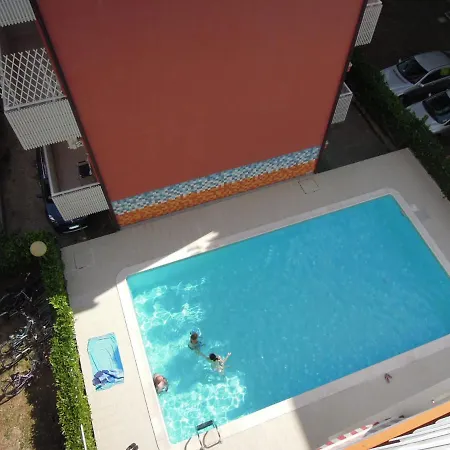 Renewed Two-roomed Flat With Swimming Pool Apartment *