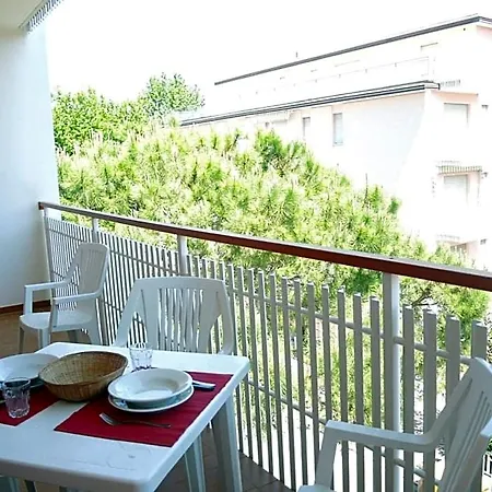 Renewed Two-roomed Flat With Swimming Pool Apartment