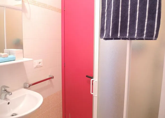 Renewed Two-roomed Flat With Swimming Pool Διαμέρισμα Μπιμπιόνε