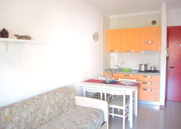 Διαμέρισμα Renewed Two-roomed Flat With Swimming Pool