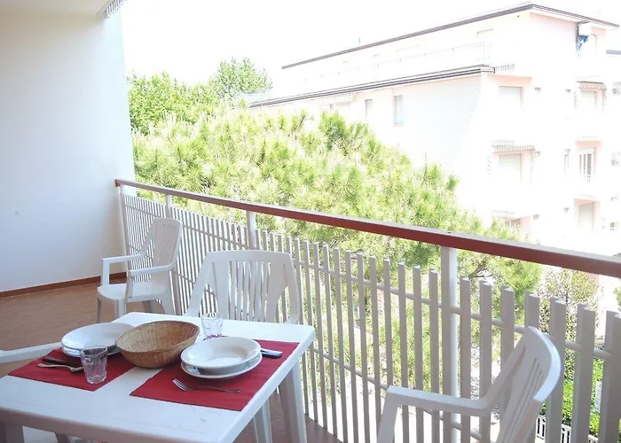 Апартаменти Renewed Two-roomed Flat With Swimming Pool